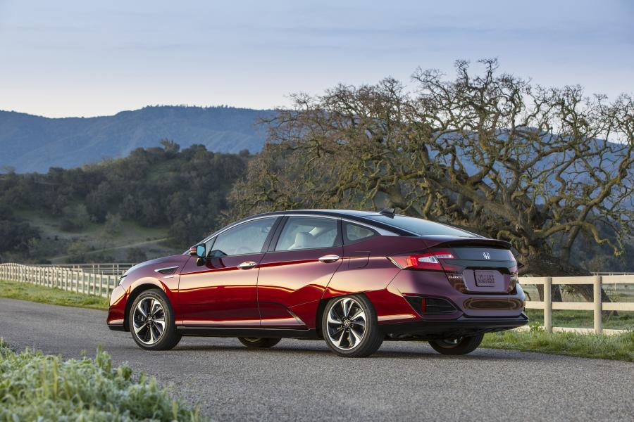  Honda Clarity Fuel Cell 2016 года  (US) (фото 26 из 40)